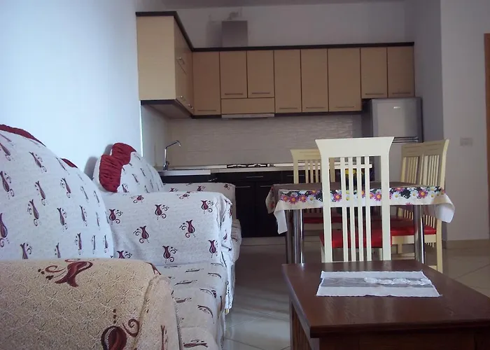 Faik Shehu 公寓 Durrës