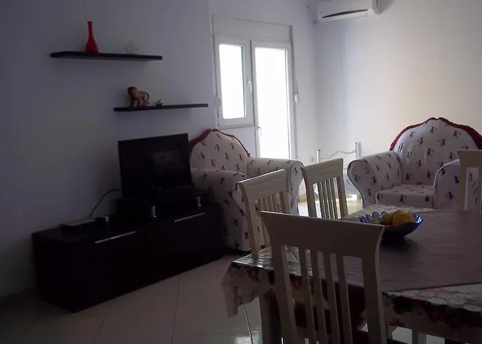 Faik Shehu * Durrës